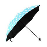 Gruseliger Regenschirm mit blauen Geisterkatzen